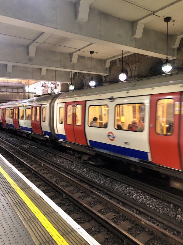 London-metro-underground-atelier-cinnamon