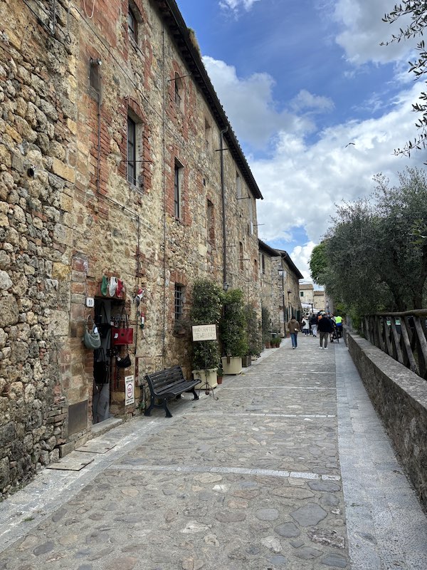 Atelier-Cinnamon-Monteriggioni-tuscany-1